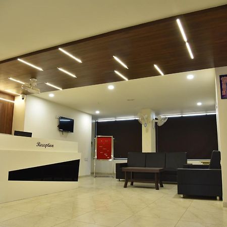 Hotel Savera Inn Morbi Dış mekan fotoğraf