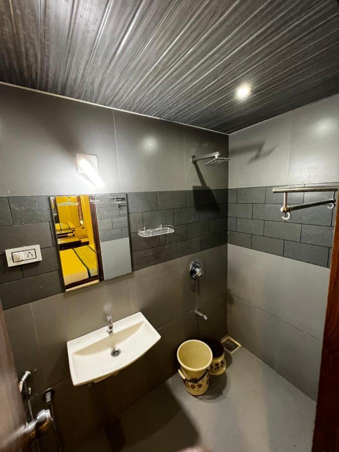 Hotel Savera Inn Morbi Dış mekan fotoğraf