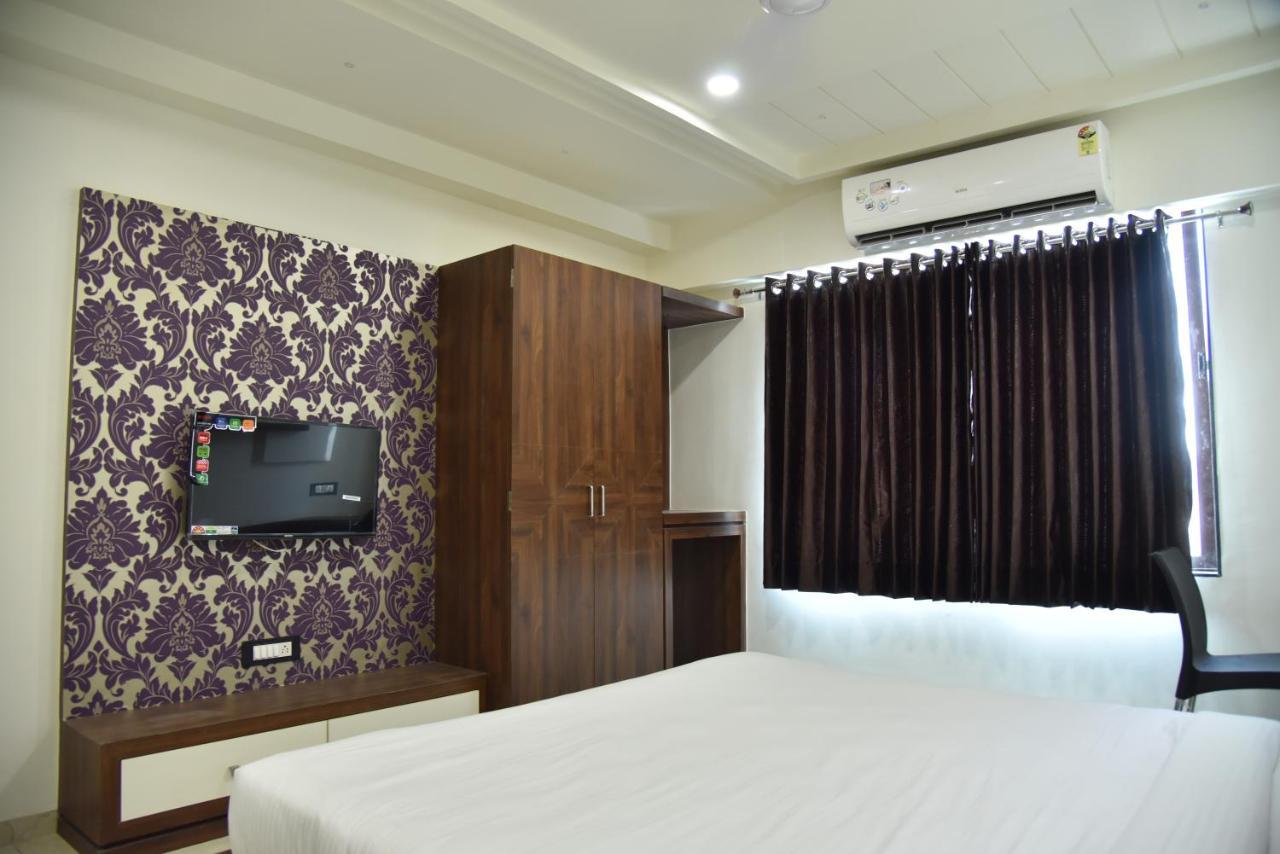 Hotel Savera Inn Morbi Dış mekan fotoğraf
