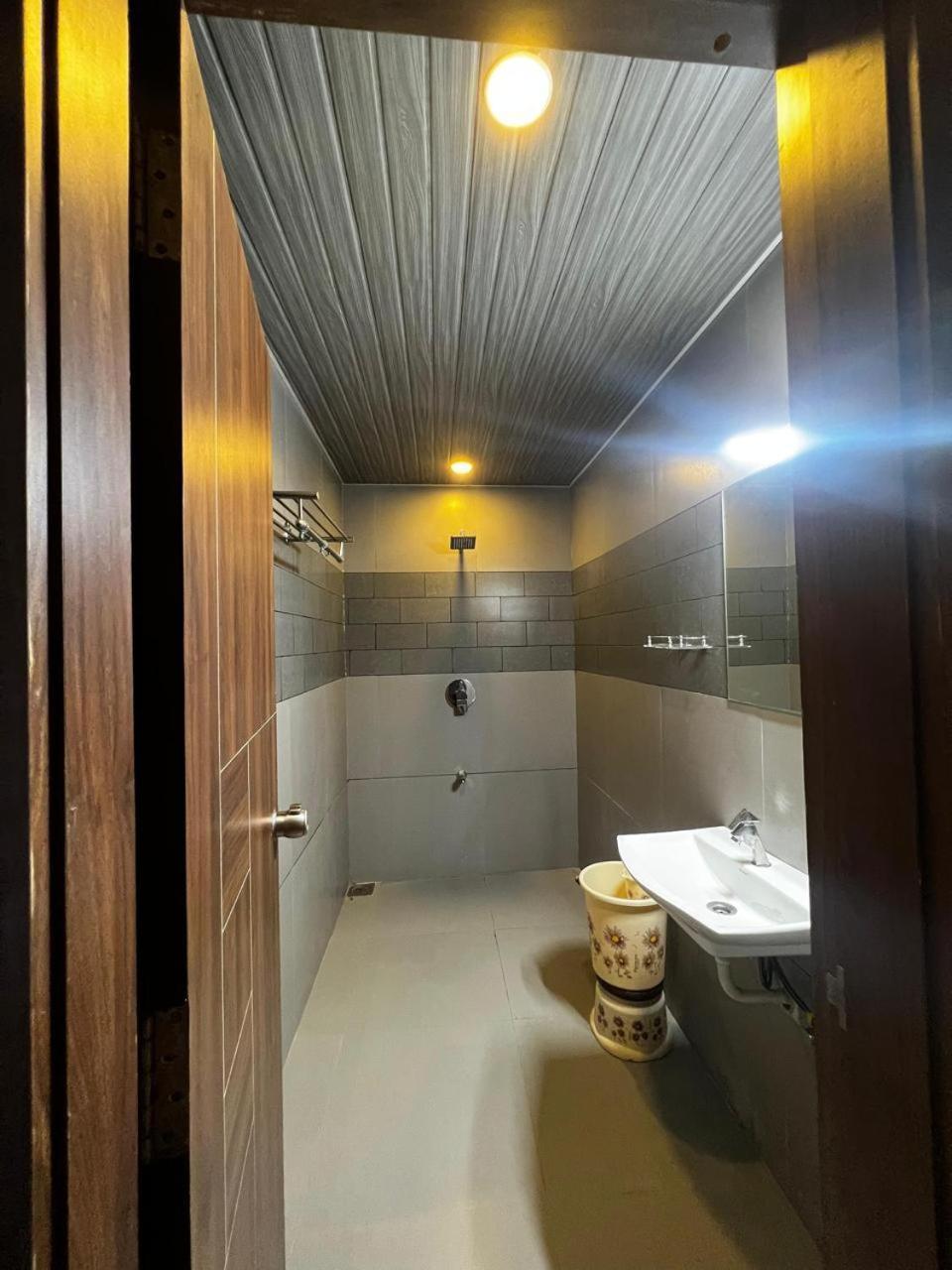 Hotel Savera Inn Morbi Dış mekan fotoğraf